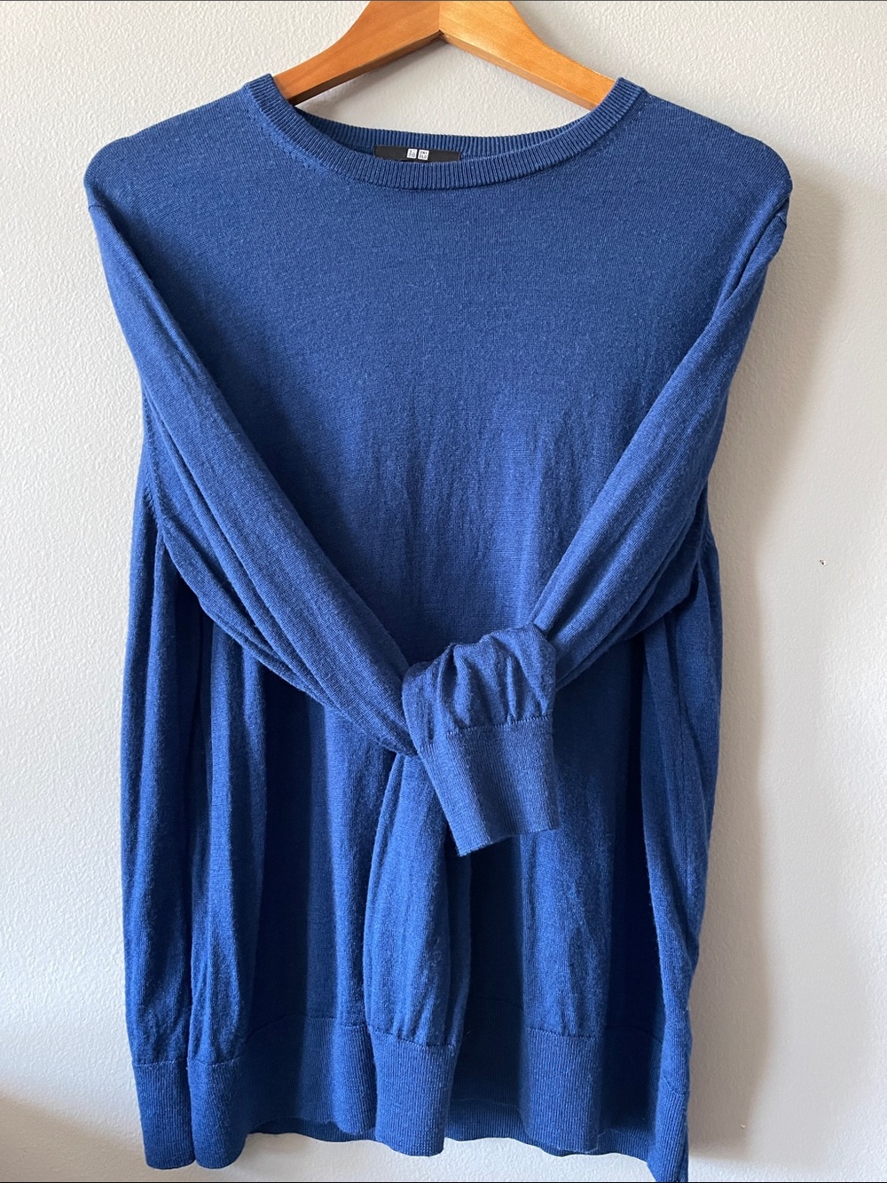 100% Wool Uniqlo Men's Crewneck Sweater in Blue